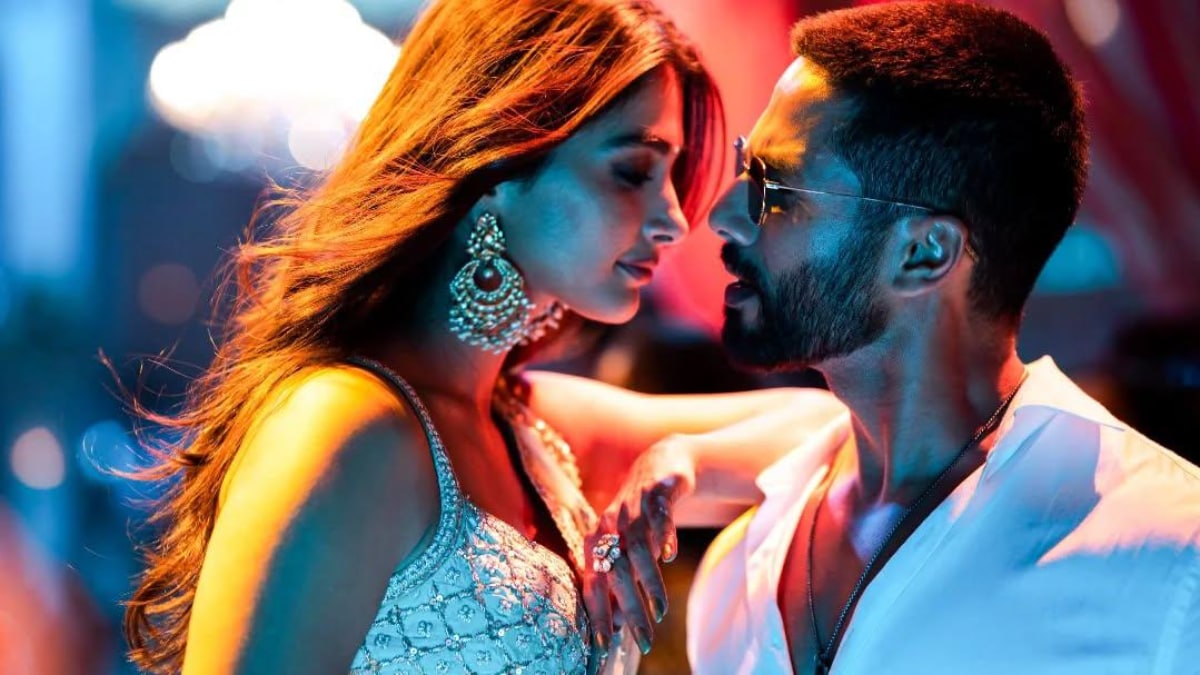 Deva: How Shahid Kapoor and Pooja Hegde's chemistry is sweet, subtle, and effortlessly endearing