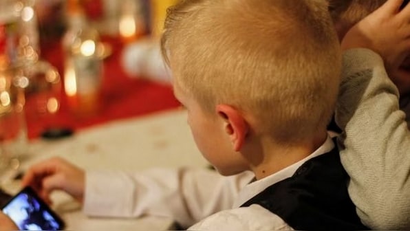 Should minimum age rules apply to access porn online?