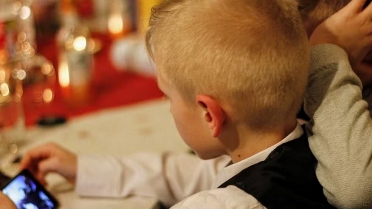 Should minimum age rules apply to access porn online? Should minimum age rules apply to access porn online?