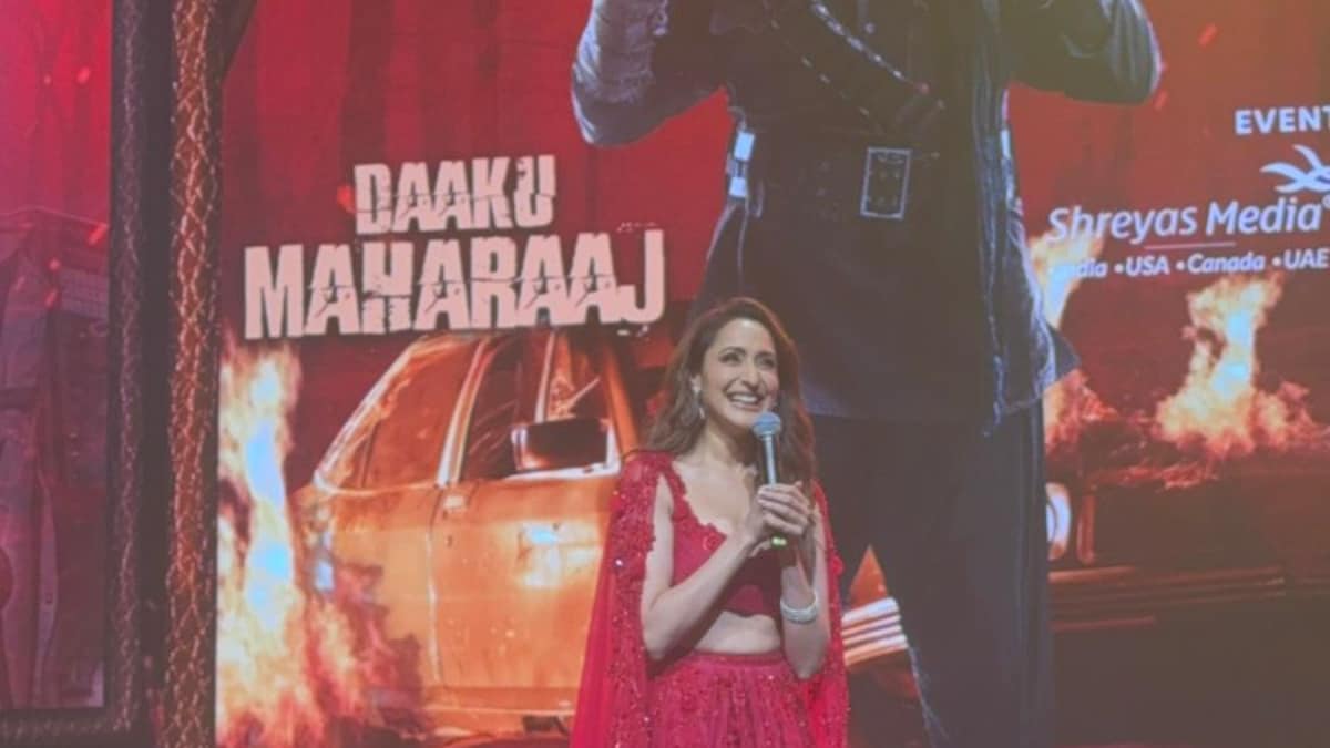 Netflix's 'Khel Khel Mein' fame Pragya Jaiswal receives immense love and praise in Dallas at the trailer launch of her next film 'Daaku Maharaaj'