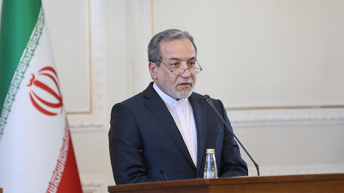 Trump urges quick Iran deal, but Tehran says no written offer received