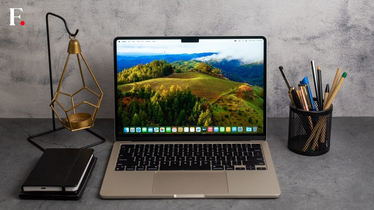 MacBook Air M4チップ 15-inch Macbook Air: Apple M4 Chip with 10-core CPU and 10