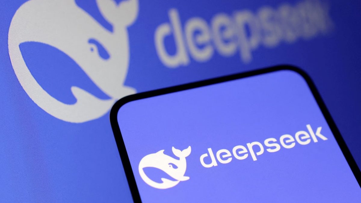 Download DeepSeek, go to jail for 20 yrs: US Senator Hawley proposes prison time for using Chinese AI Download DeepSeek, go to jail for 20 yrs: US Senator Hawley proposes prison time for using Chinese AI