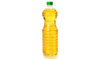 The edible oil crisis in Bangladesh. Shutterstock