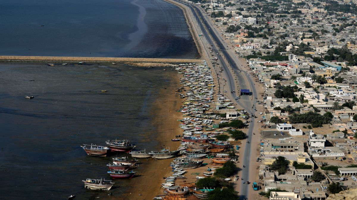 Fishers' boats are docked along the beach next to a new built highway in Gwadar, Pakistan, Tuesday, Jan. 14, 2025. (Photo: AP) Fishers' boats are docked along the beach next to a new built highway in Gwadar, Pakistan, Tuesday, Jan. 14, 2025. (Photo: AP)