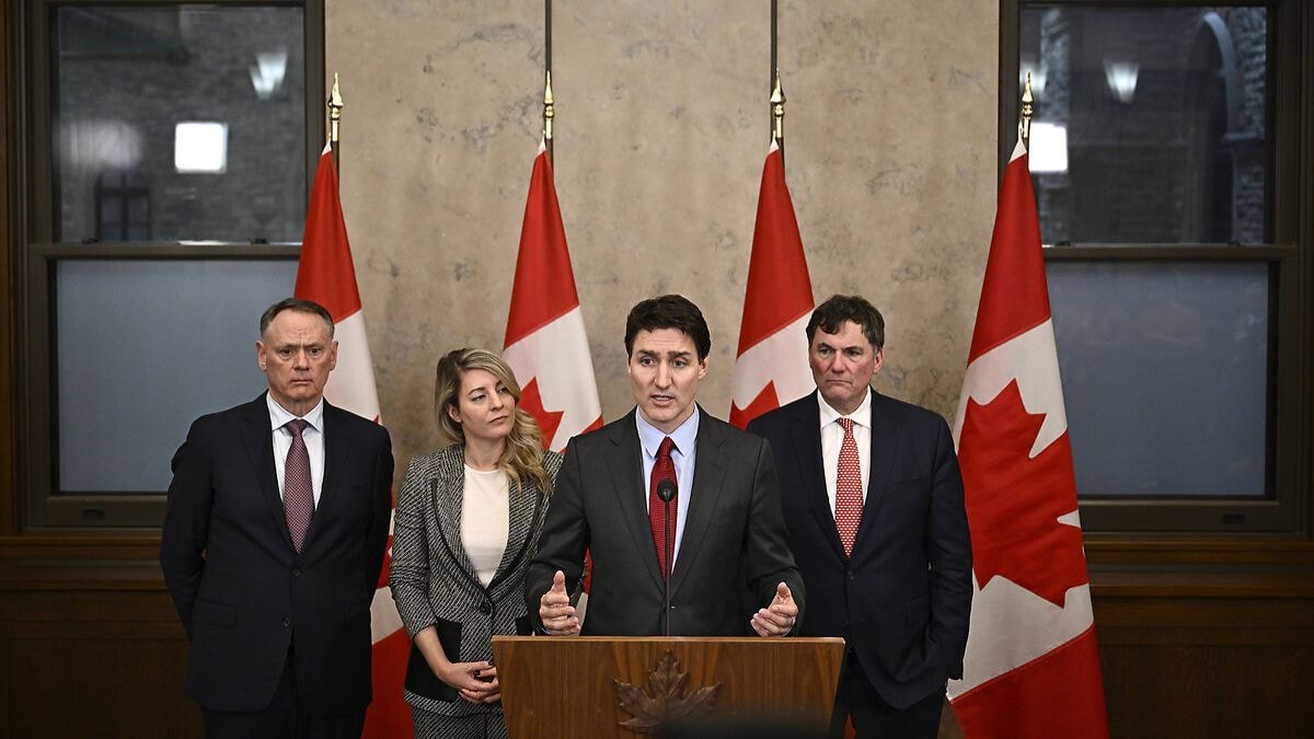 As Trump threatens Canada with tariffs & annexation, Trudeau's Liberal Party surges