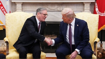 British Prime Minister Sir Keir Starmer shakes hands with US President Donald Trump in the Oval Office at the White House on February 27, 2025 in Washington, DC, US (Photo: Reuters)