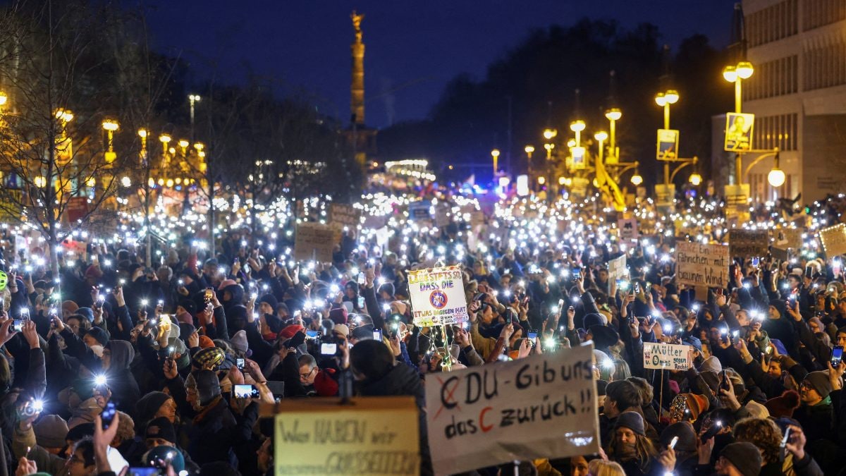 Protesters rally in Berlin against immigration bill backed by far-right AfD