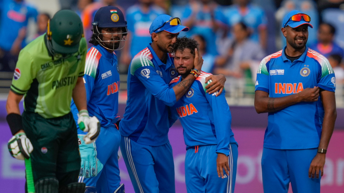 IND vs PAK: Kuldeep Yadav strikes twice in as many balls as Pakistan continue to crumble in Dubai IND vs PAK: Kuldeep Yadav strikes twice in as many balls as Pakistan continue to crumble in Dubai