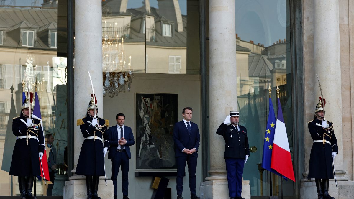 ‘Peace through strength’: Ukraine's security on the agenda as EU leaders converge on Paris ‘Peace through strength’: Ukraine's security on the agenda as EU leaders converge on Paris