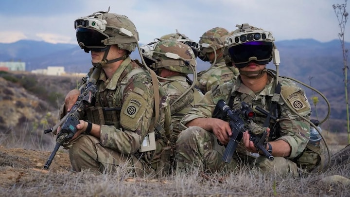 Microsoft can't crack VR headset that it was designing for the US military, to hand off project to Anduril