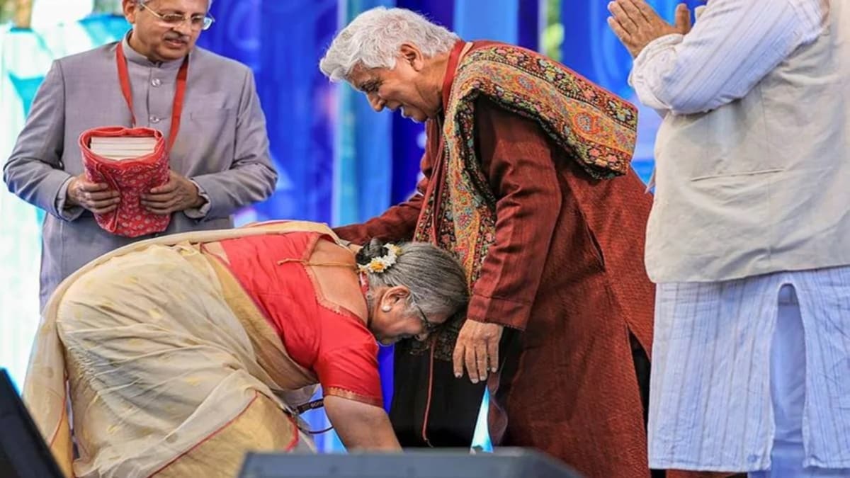 Firstpost at Jaipur Literature Festival: Sudha Murty touches Javed Akhtar's feet; fans say, 'We are proud of our...'