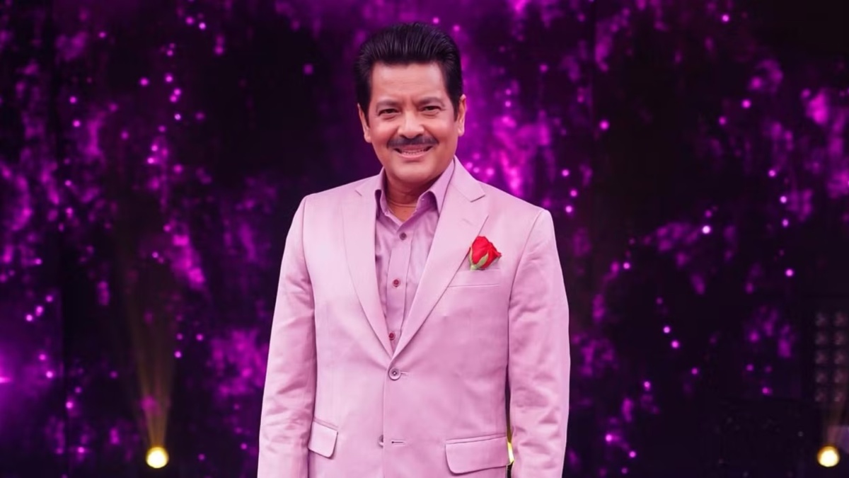 Udit Narayan reacts to kissing female fans at concert amid backlash: 'There is madness when I...' Udit Narayan reacts to kissing female fans at concert amid backlash: 'There is madness when I...'