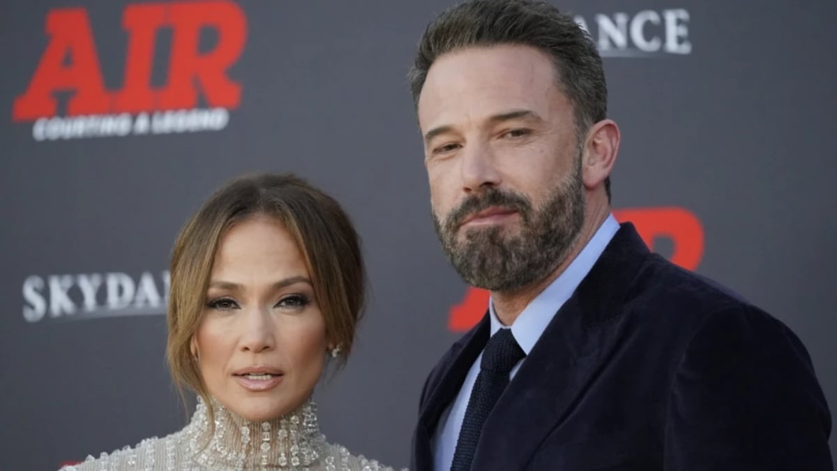 Jennifer Lopez and Ben Affleck are officially divorced and single