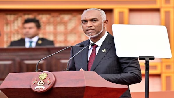 Maldives: How Muizzu is balancing ties with India and China amid economic crisis