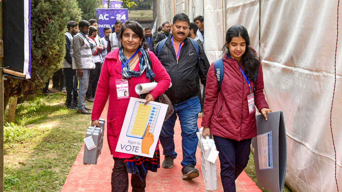 FirstUp: Delhi elections, PM Modi to take holy dip at Kumbh… Top news today FirstUp: Delhi elections, PM Modi to take holy dip at Kumbh… Top news today