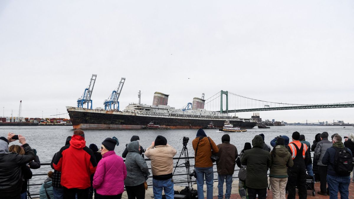 S.S. United States, largest passenger ship made in America, sets sail on its final voyage S.S. United States, largest passenger ship made in America, sets sail on its final voyage