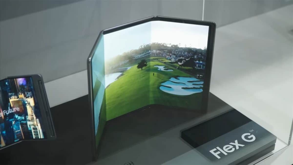 Samsung’s Triple Folding Galaxy G Fold: Next Big Innovation in Smartphones | Firstpost News