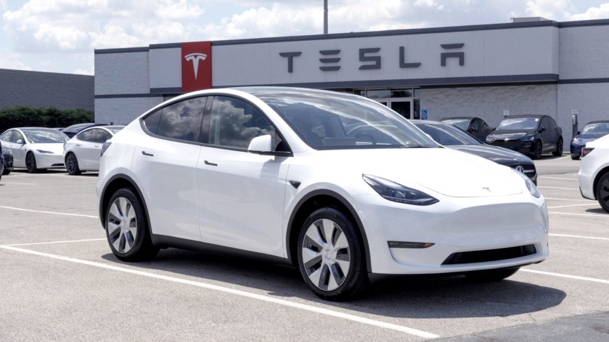 Tesla offered land in Chakan & Chikhali, Maharashtra to make EVs, looks to poach top talent from Tata Tesla offered land in Chakan & Chikhali, Maharashtra to make EVs, looks to poach top talent from Tata