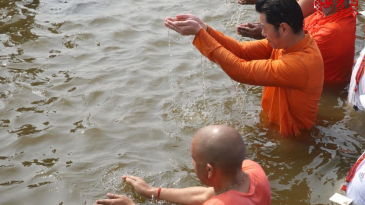 Bhutan's King Jigme Khesar Namgyel Wangchuck visits Mahakumbh, takes holy dip at Triveni Sangam