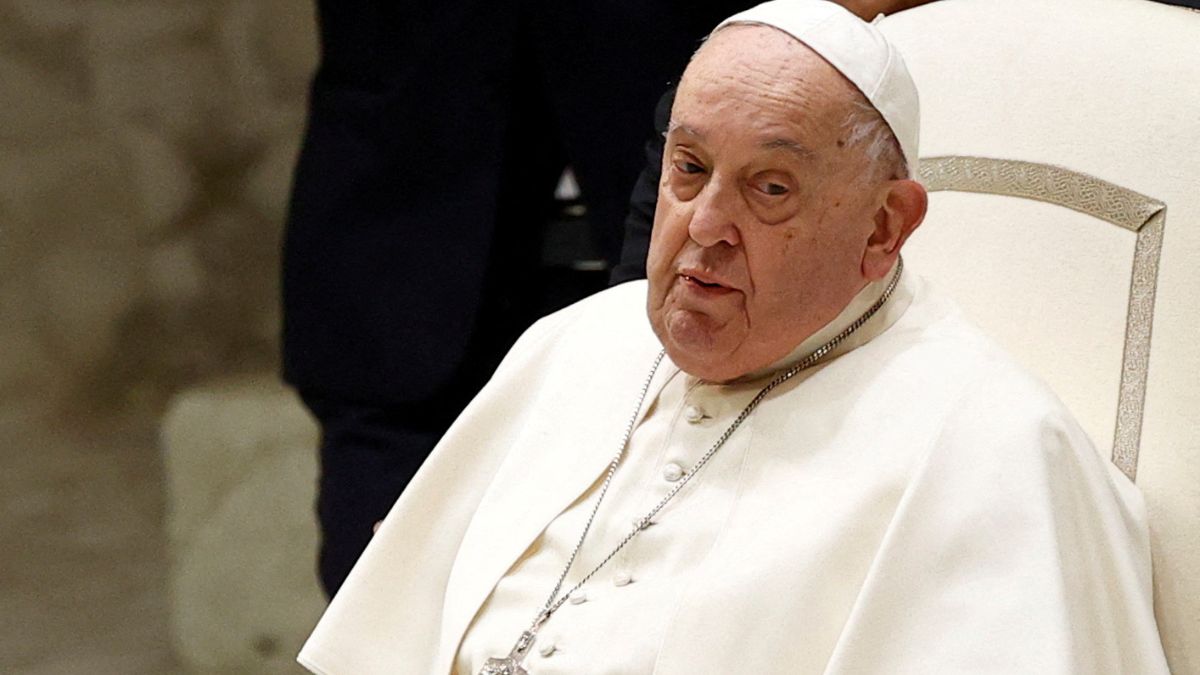 Pope spends 'peaceful night' after 'isolated' breathing crisis Pope spends 'peaceful night' after 'isolated' breathing crisis