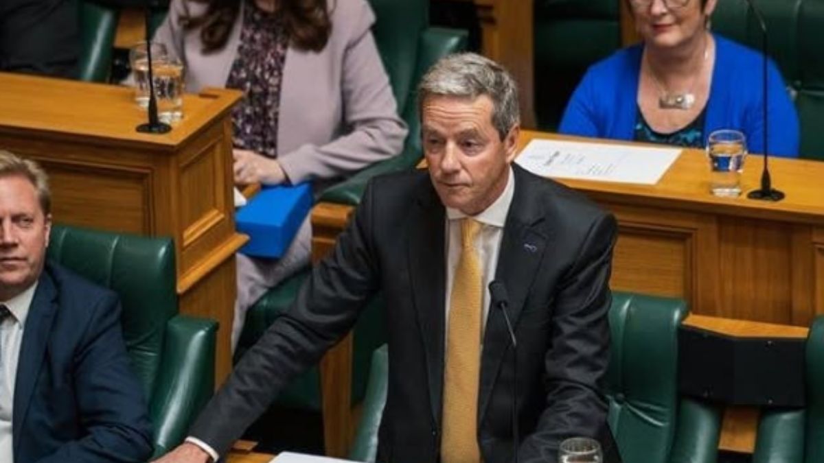 ‘Touch’ or ‘grab’? Why a New Zealand minister resigned over putting hand on staffer ‘Touch’ or ‘grab’? Why a New Zealand minister resigned over putting hand on staffer