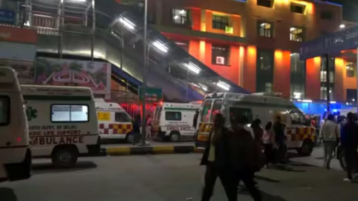 At least 15 dead in stampede at New Delhi Railway Station, probe on At least 15 dead in stampede at New Delhi Railway Station, probe on