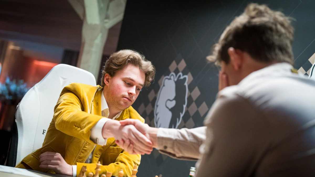 Vincent Keymer shakes Magnus Carlsen's hand after defeating the world No 1 in Game 1 of their semi-final meeting at the Weissenhaus leg of the Freestyle Chess Grand Slam Tour. Image credit: Lennart Ootes/Freestyle Chess Vincent Keymer shakes Magnus Carlsen's hand after defeating the world No 1 in Game 1 of their semi-final meeting at the Weissenhaus leg of the Freestyle Chess Grand Slam Tour. Image credit: Lennart Ootes/Freestyle Chess