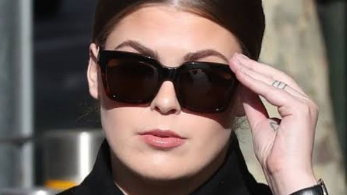 Beneath Belle Gibson’s inspirational success story was a lie so audacious, that it earned her the title of "Instagram's worst con artist." Image courtesy: Instagram/@BelleGibsonofficial Beneath Belle Gibson’s inspirational success story was a lie so audacious, that it earned her the title of "Instagram's worst con artist." Image courtesy: Instagram/@BelleGibsonofficial