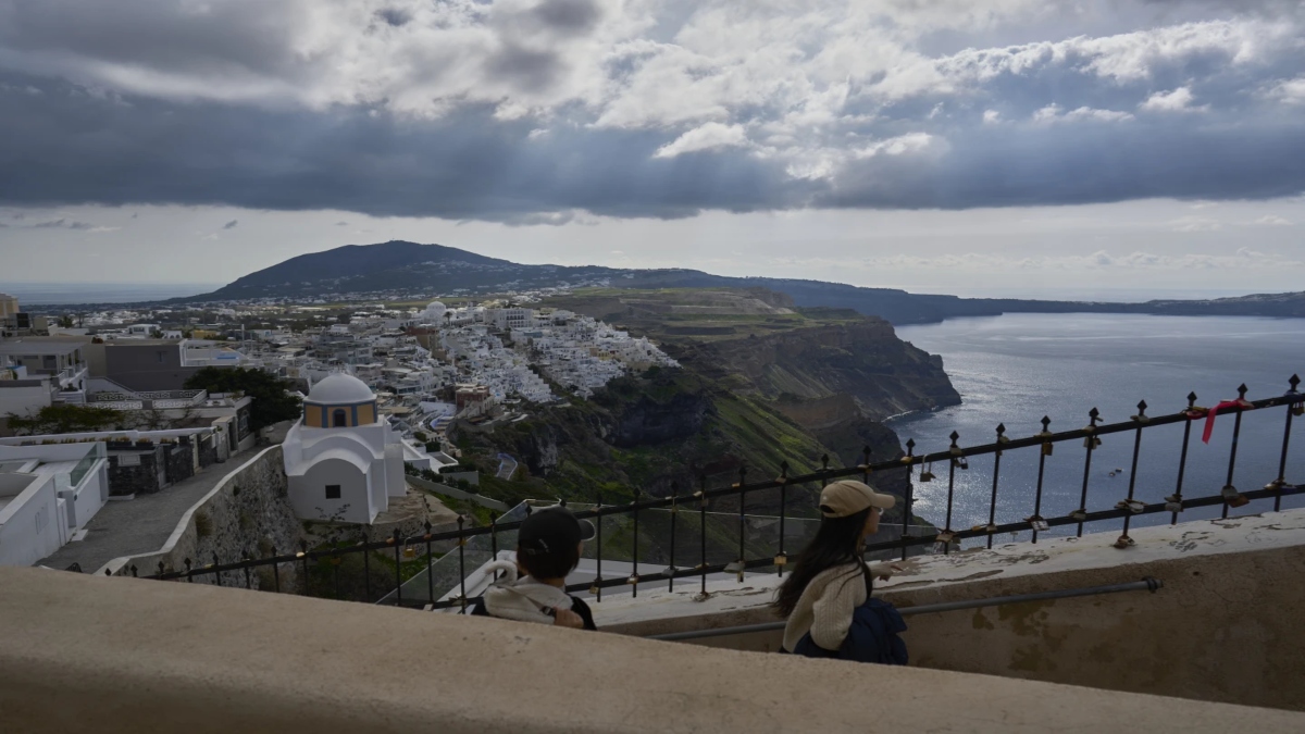 Thousands of earthquakes in past week, how long Santorini seismic swarm can go on? Thousands of earthquakes in past week, how long Santorini seismic swarm can go on?