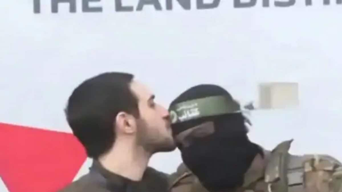 ‘Stockholm syndrome?’ Israeli hostage kisses foreheads of Hamas militants before release