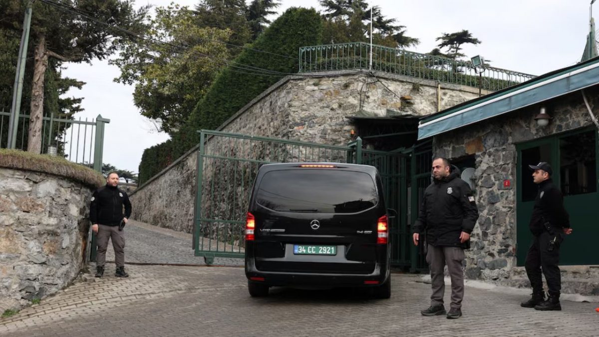 A vehicle carrying the Russian delagation arrives at the residence of the U.S. Consul General in Istanbul, Turkey, February 27, 2025. Source: Reuters A vehicle carrying the Russian delagation arrives at the residence of the U.S. Consul General in Istanbul, Turkey, February 27, 2025. Source: Reuters