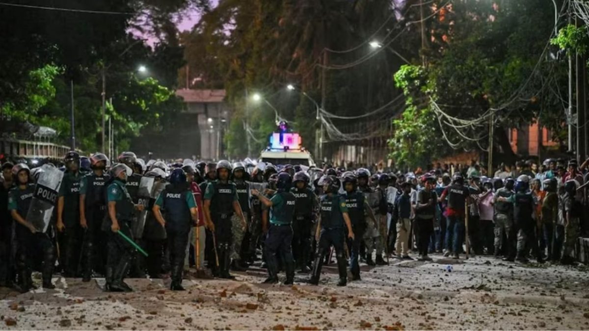 Bangladesh: 150 injured in clashes after BNP tries to recruit students at engineering college Bangladesh: 150 injured in clashes after BNP tries to recruit students at engineering college