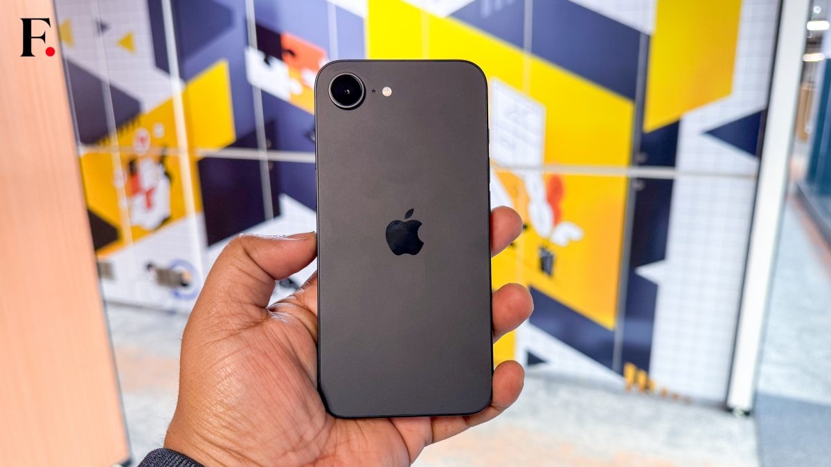 Apple iPhone 16e First Impressions: The budget gateway into Apple Intelligence