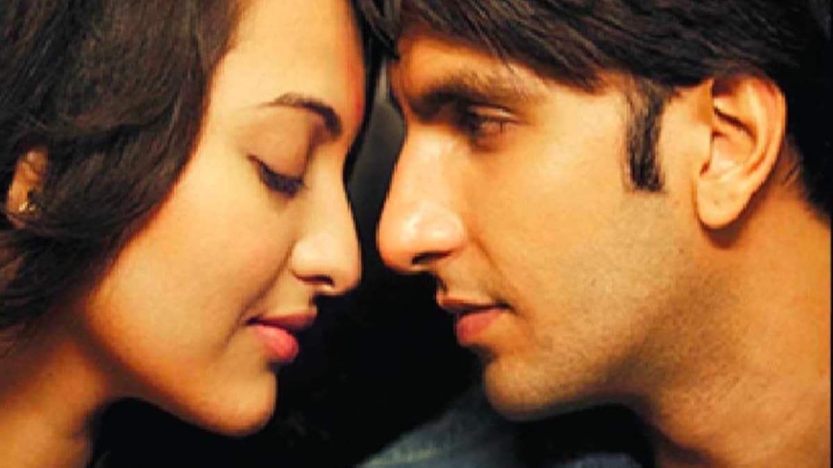 Sonakshi Sinha and Ranveer Singh's timeless romantic film 'Lootera' to re-release in theatres on THIS date