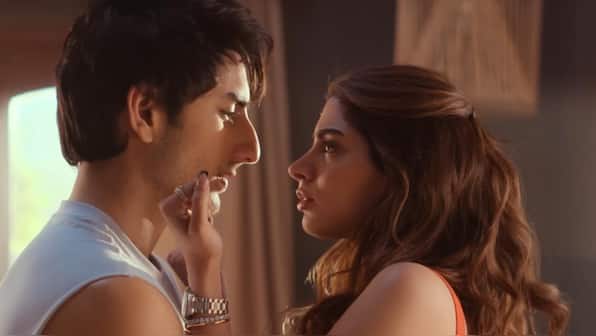 Netflix 2025 Slate: Khushi Kapoor and Ibrahim Ali Khan are here to steal hearts with their warm chemistry in 'Ishq Mein' from 'Nadaaniyan'