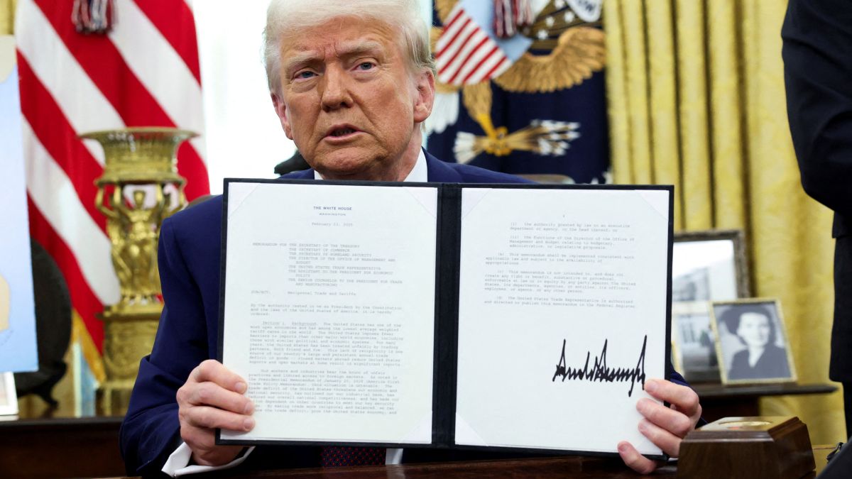 Trump signs executive order to shut down Department of Education Trump signs executive order to shut down Department of Education