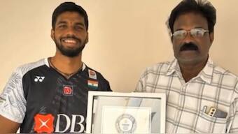 Satwik and his father pose with the Guinness Book of World Records title. Image: Satwik/Instagram 