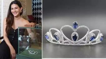 Actress Amyra Dastur unveils the Diamond Crown for India's biggest Paw Pageant