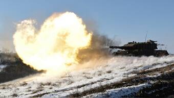 Servicemen of the 44th Separate Mechanised Brigade of the Armed Forces of Ukraine fire a Leopard 1A5 tank during a training, amid Russia's attack on Ukraine, in Zaporizhzhia region, Ukraine. File image/ Reuters