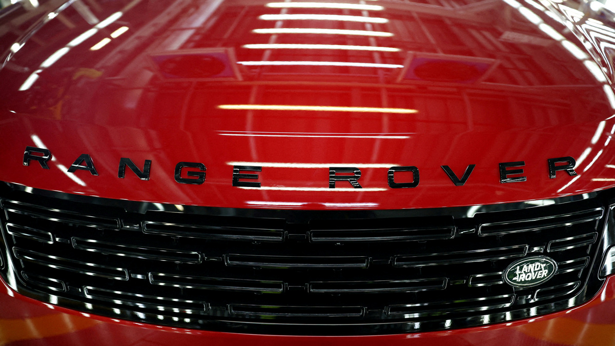 Tata's UK-based Jaguar Land Rover to pause shipments to US over Trump tariffs Tata's UK-based Jaguar Land Rover to pause shipments to US over Trump tariffs