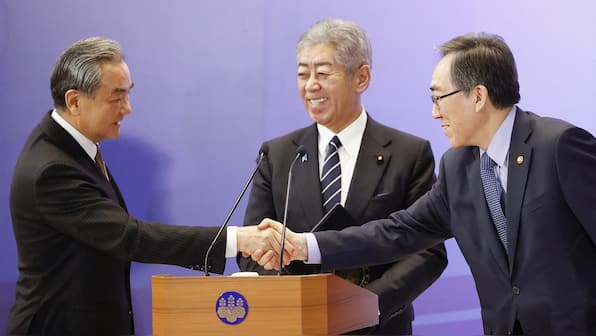 Japan, China, South Korea pledge to strengthen cooperation amid global uncertainty