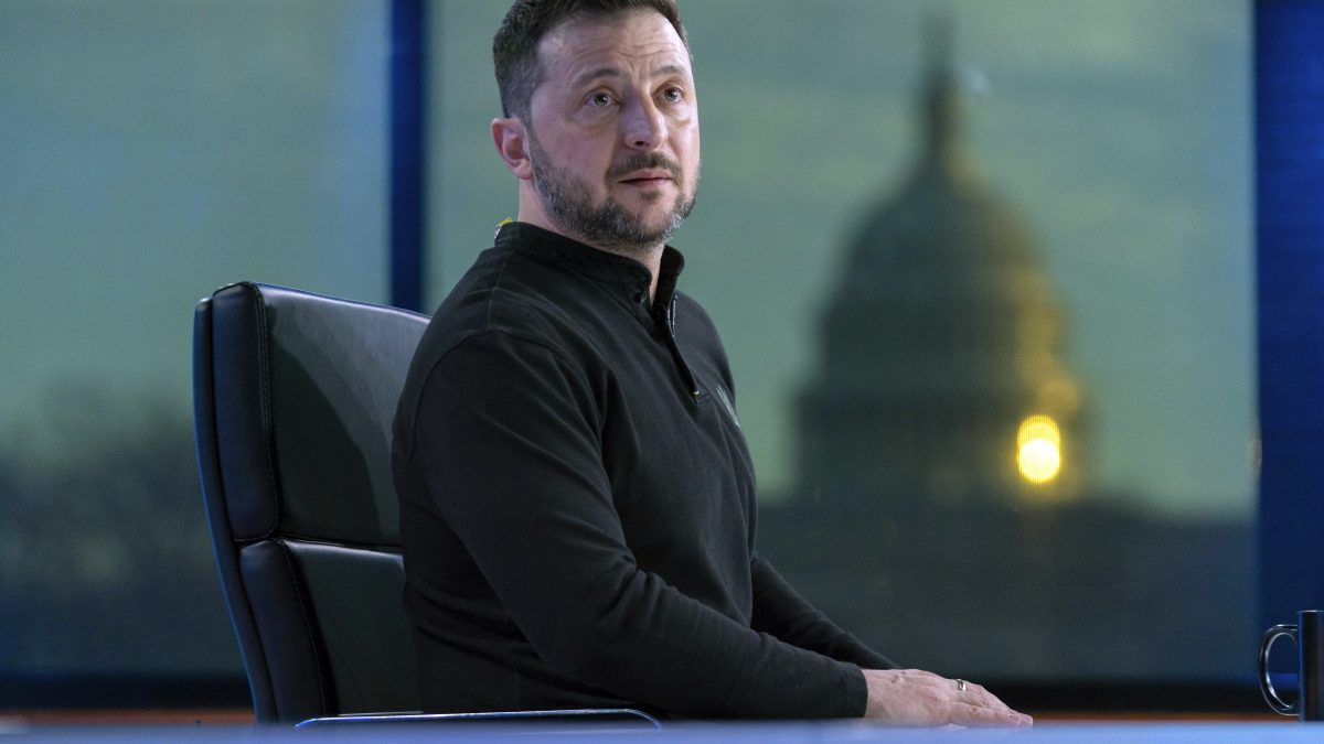 Zelenskyy denies troops encircled in Kursk but admits situation 'very difficult' Zelenskyy denies troops encircled in Kursk but admits situation 'very difficult'