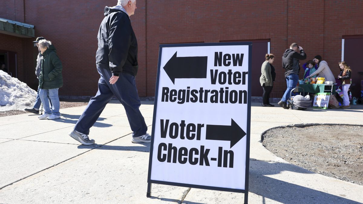 Trump orders proof of citizenship to vote, raising concerns over voter access and state authority Trump orders proof of citizenship to vote, raising concerns over voter access and state authority