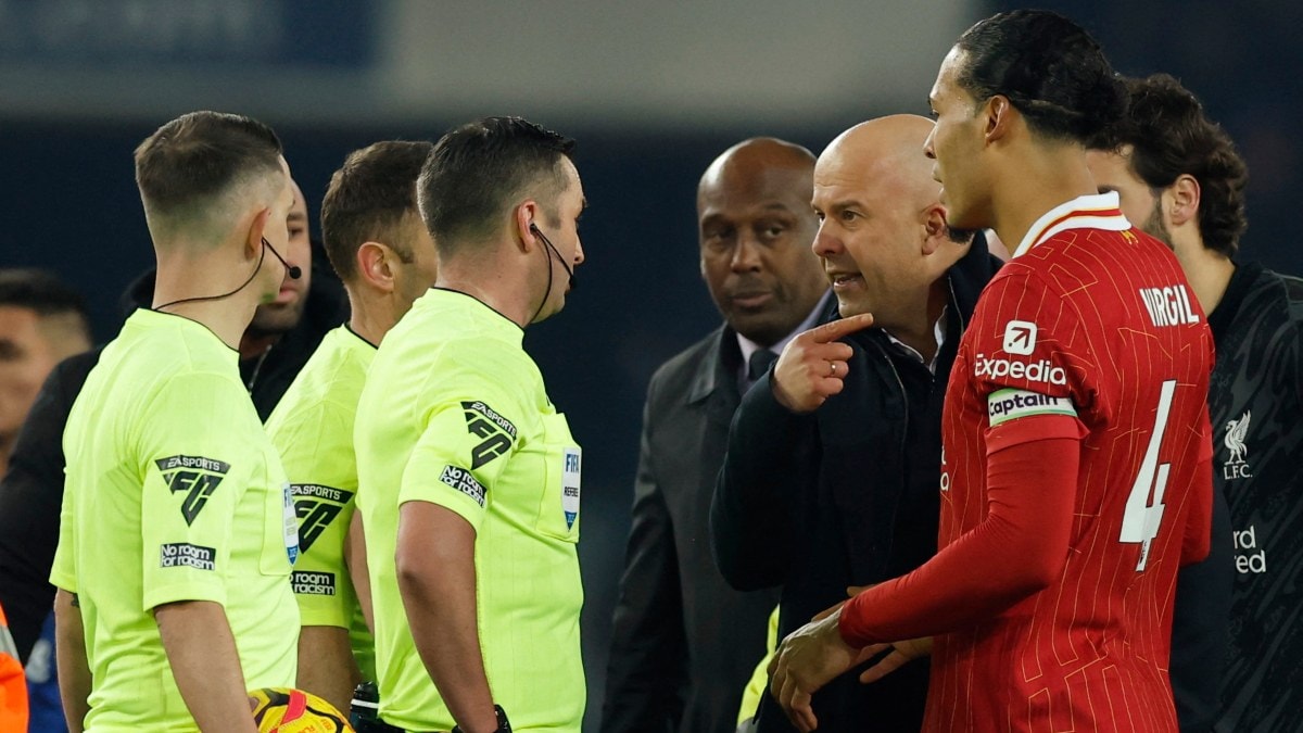 Liverpool boss Arne Slot's rant to referee Michael Oliver revealed: 'If we don't win the league, I'll blame you'