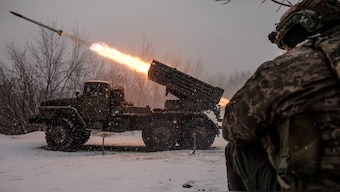 Servicemen of the 24th Mechanized brigade, named after King Danylo, of the Ukrainian Armed Forces fire a BM-21 Grad multiple-launch rocket system toward Russian troops, on a front line, amid Russia's attack on Ukraine, near the town of Chasiv Yar in Donetsk region, Ukraine February 15, 2025. (Photo: Reuters) 