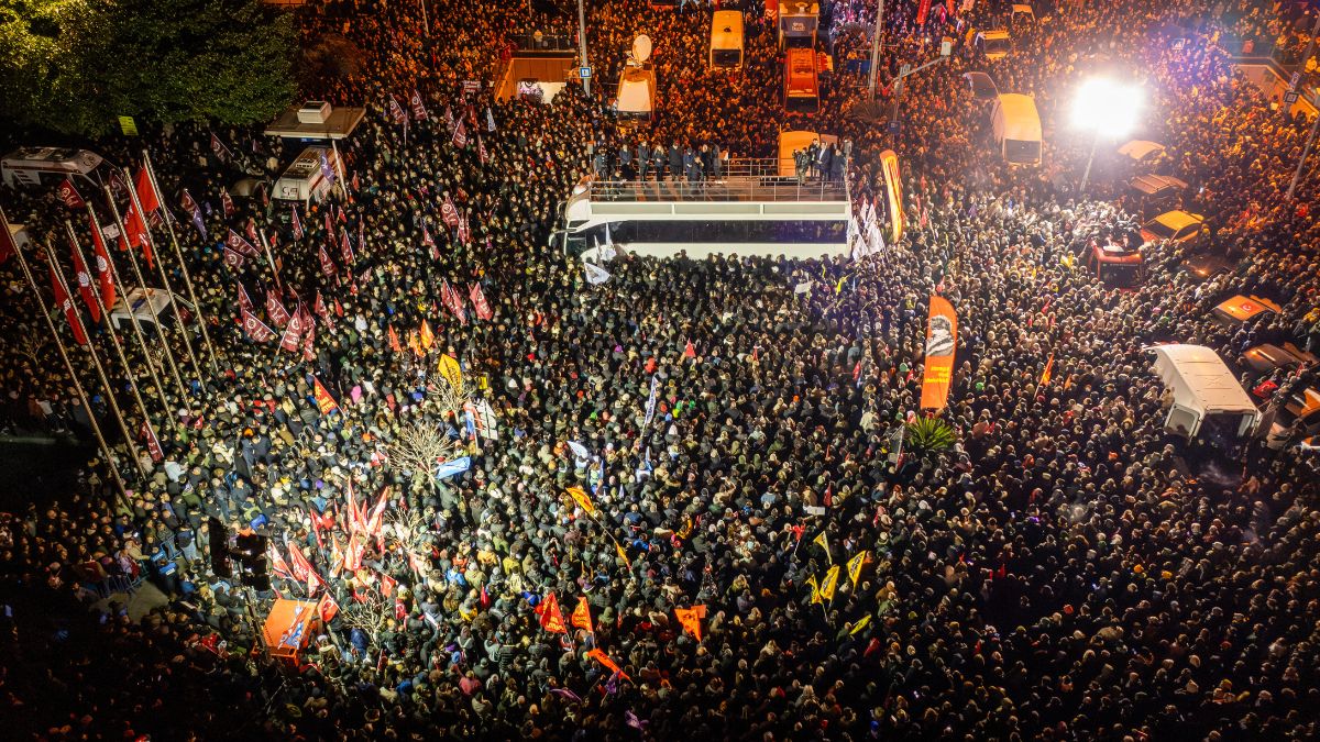 Turkey: Anti-Erdogan protests continue over Istanbul mayor Ekrem Imamoglu’s arrest, watch video Turkey: Anti-Erdogan protests continue over Istanbul mayor Ekrem Imamoglu’s arrest, watch video