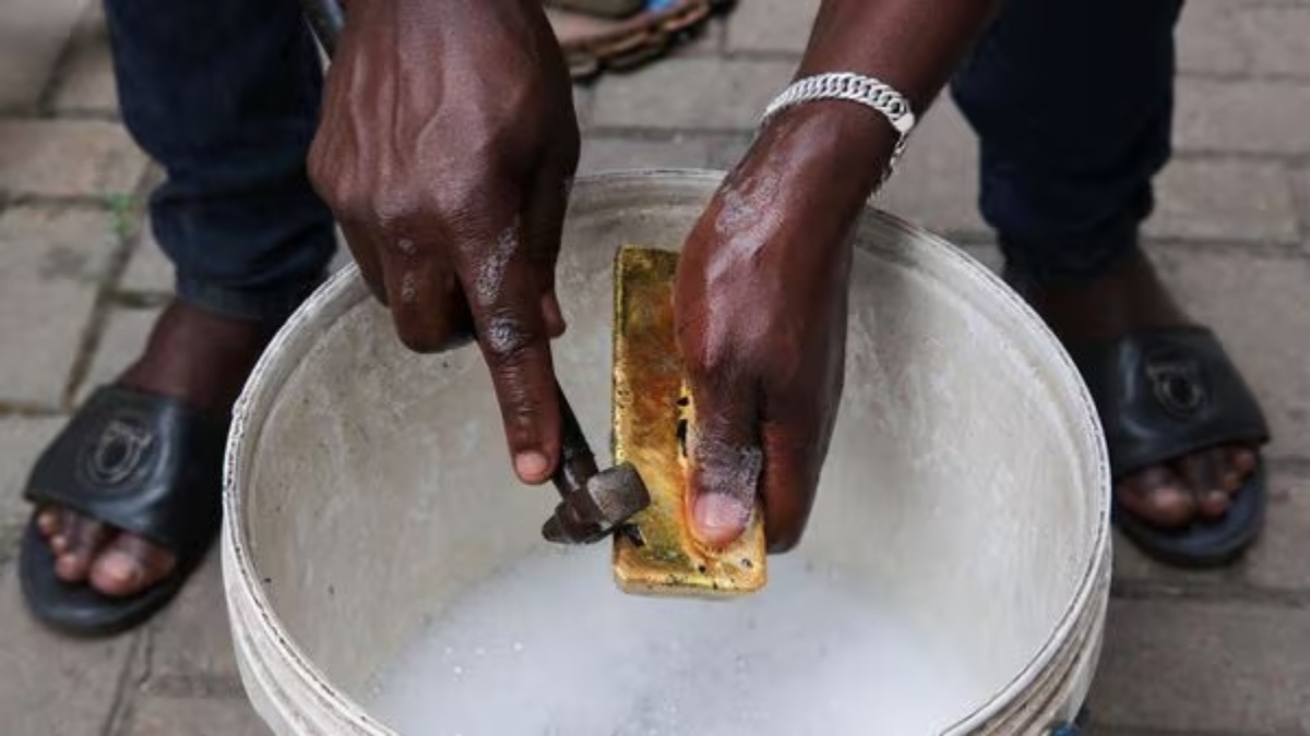 Pakistan hits gold mine, literally; Rs 80,000-crore reserve discovered in Indus river bed Pakistan hits gold mine, literally; Rs 80,000-crore reserve discovered in Indus river bed