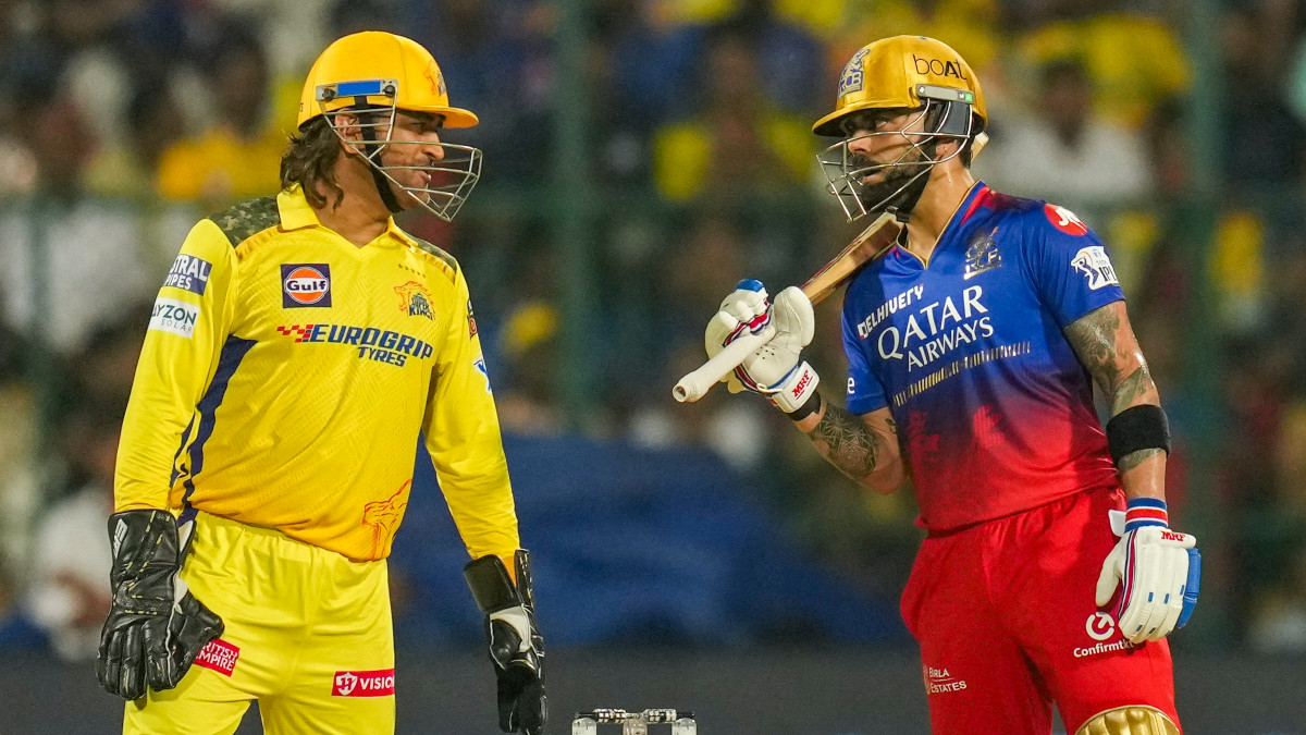 MS Dhoni and Virat Kohli in action during Chennai Super Kings' match against Royal Challengers Bengaluru at the M Chinnaswamy Stadium. Image: PTI MS Dhoni and Virat Kohli in action during Chennai Super Kings' match against Royal Challengers Bengaluru at the M Chinnaswamy Stadium. Image: PTI