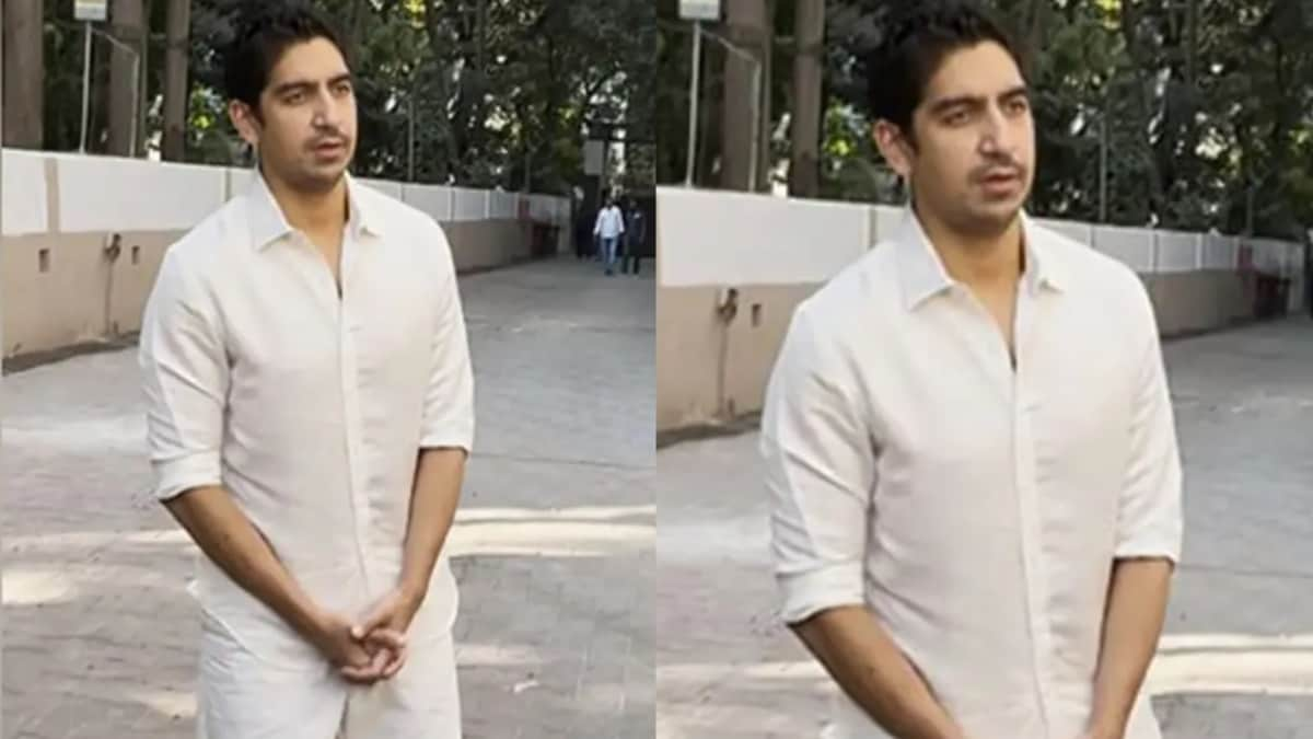 Brahmastra director Ayan Mukerji requests paparazzi not to insist for celeb photos at his father Deb Mukherjee’s prayer meet: 'This is a very...'